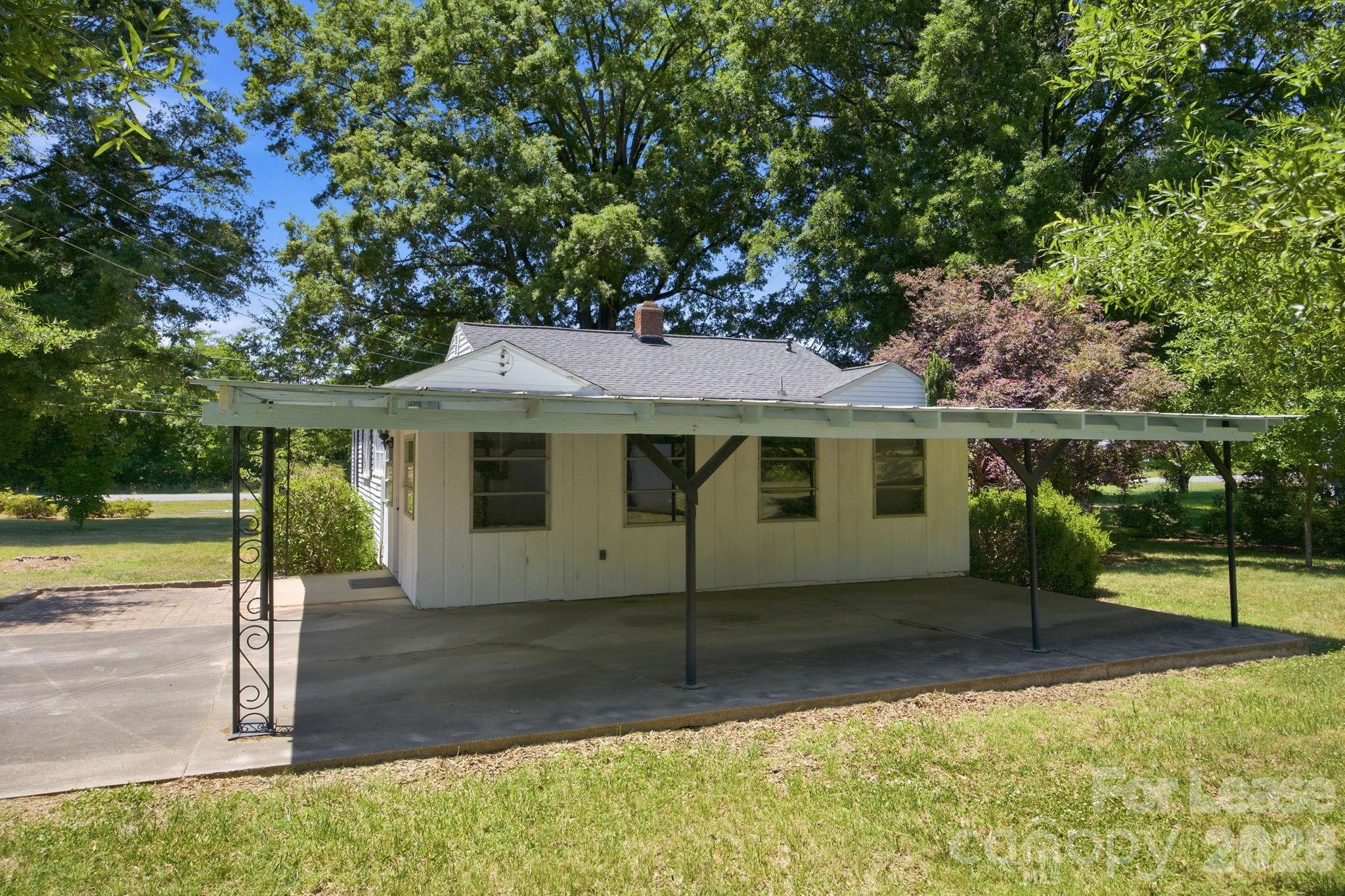 1965 Mecklenburg Highway Mooresville NC 28115