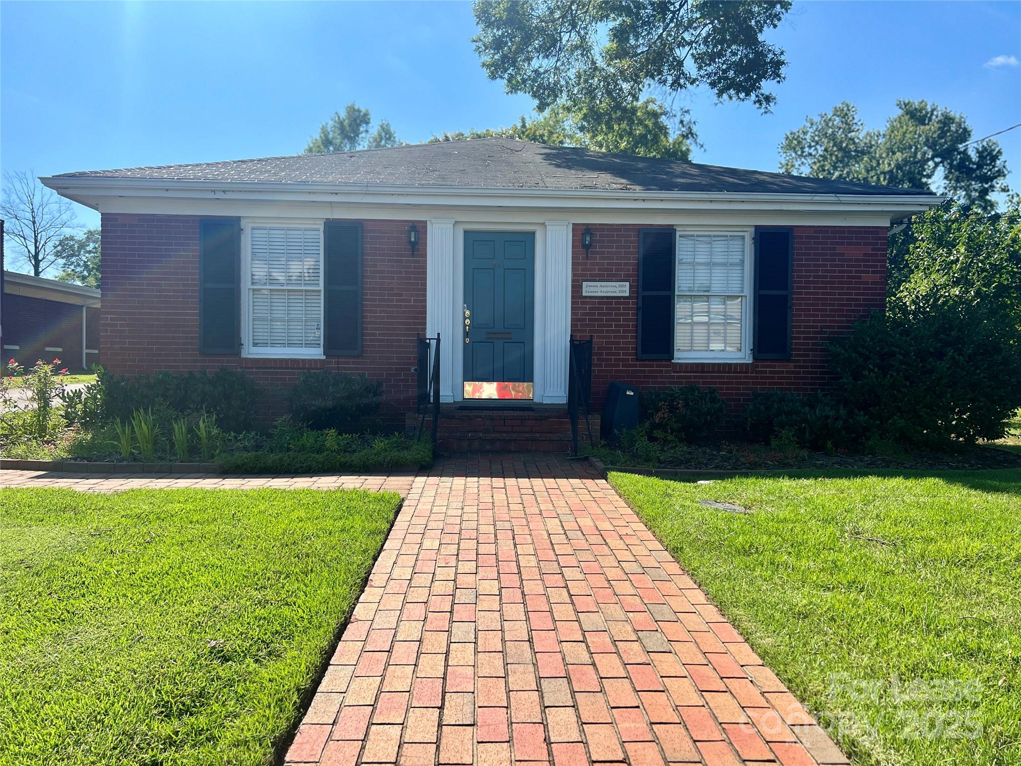 411 E Statesville Avenue Mooresville NC 28115