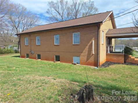 914 W Carolina Avenue Bessemer City NC 28016