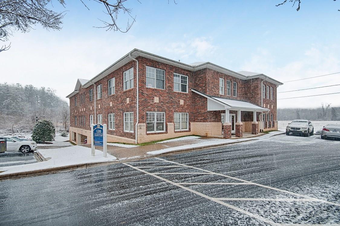 120 Chadwick Square Court Hendersonville NC 28739