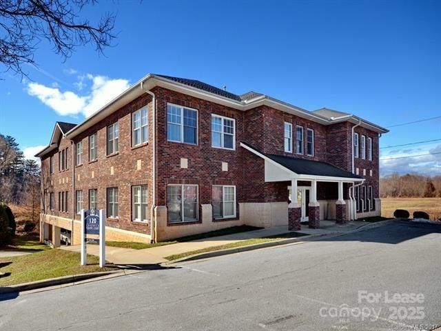 120 Chadwick Square Court Hendersonville NC 28739