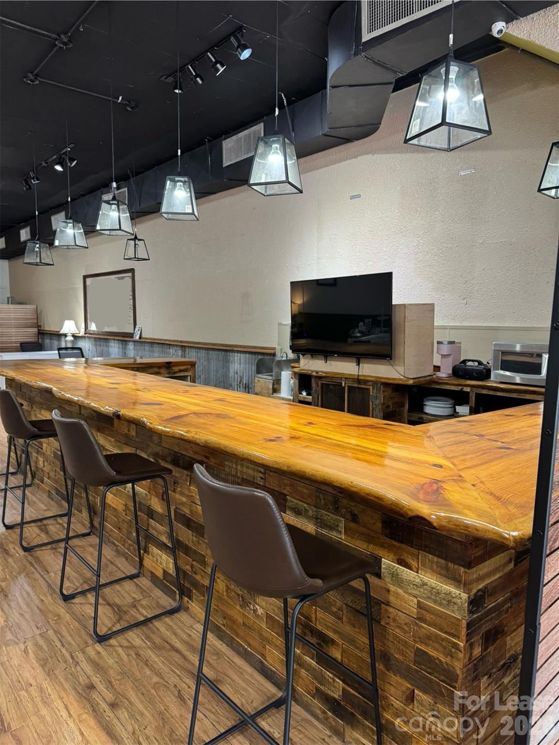 305 N Main Street N Hendersonville NC 28792