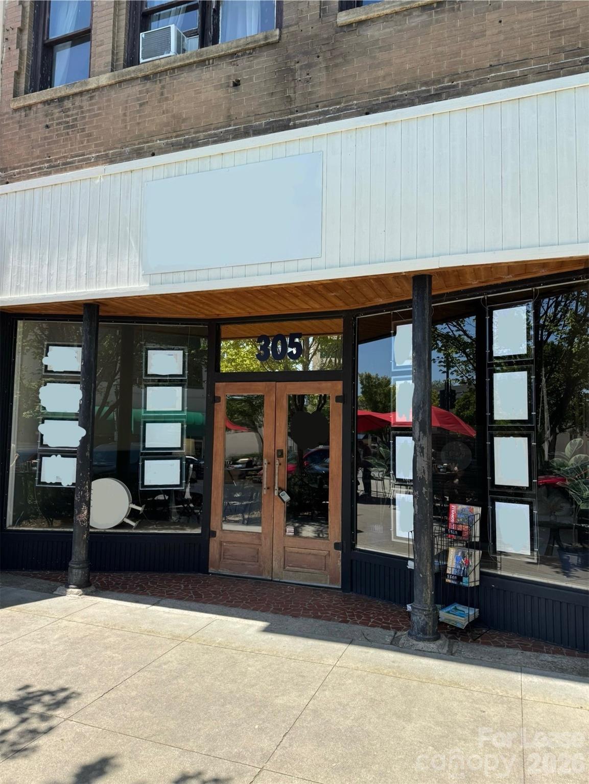 305 N Main Street N Hendersonville NC 28792