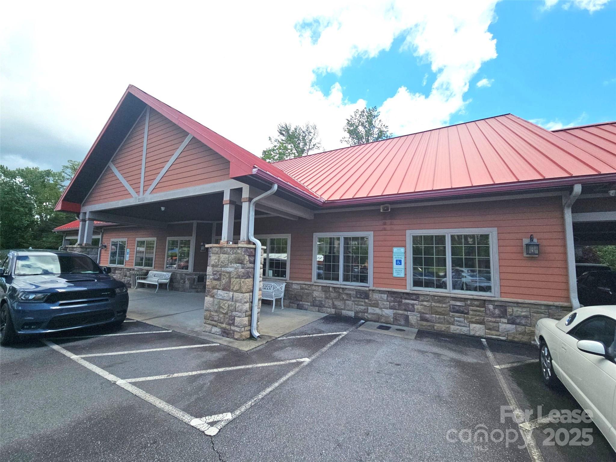 1216 Asheville Highway Hendersonville NC 28791