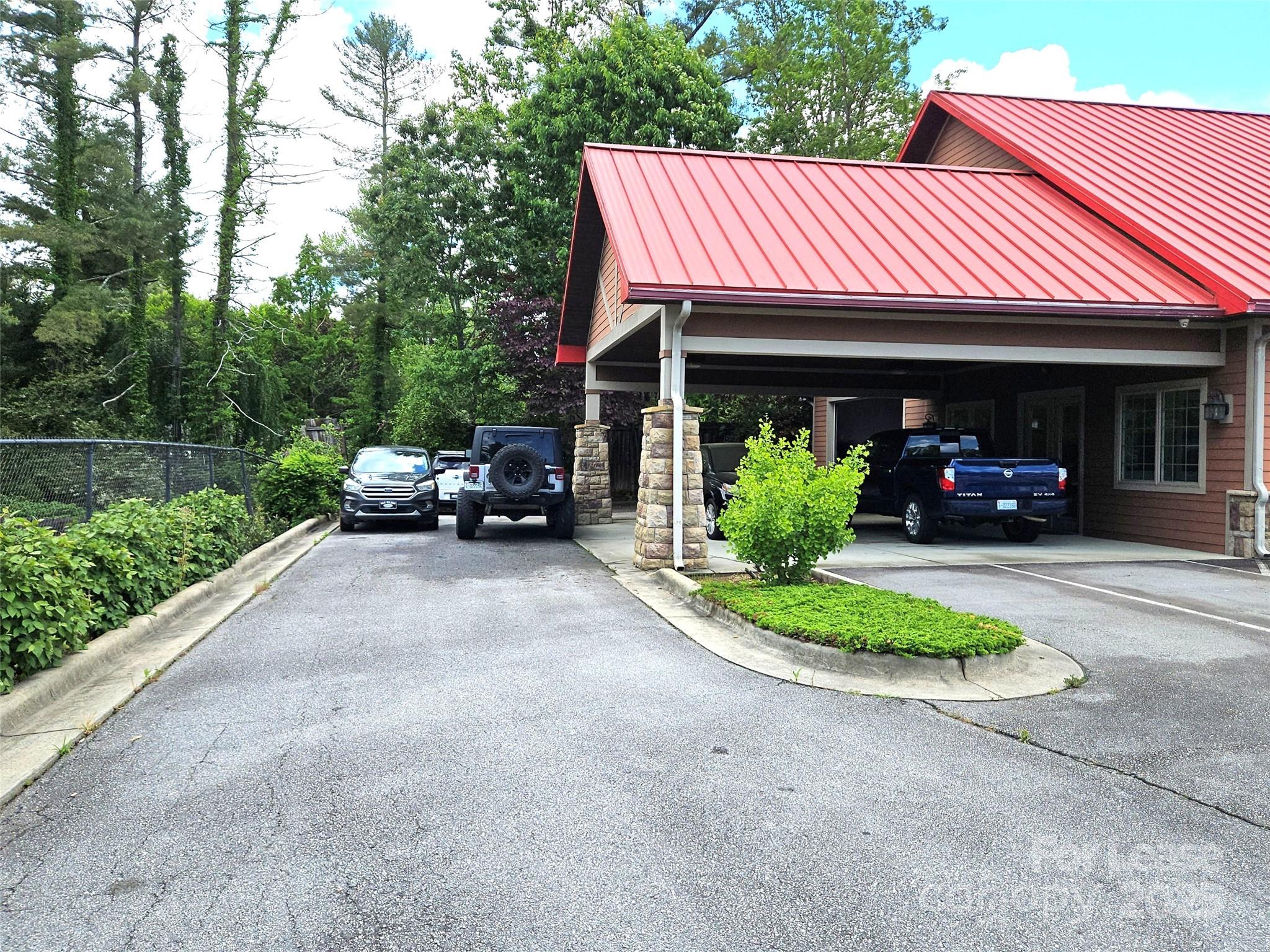 1216 Asheville Highway Hendersonville NC 28791