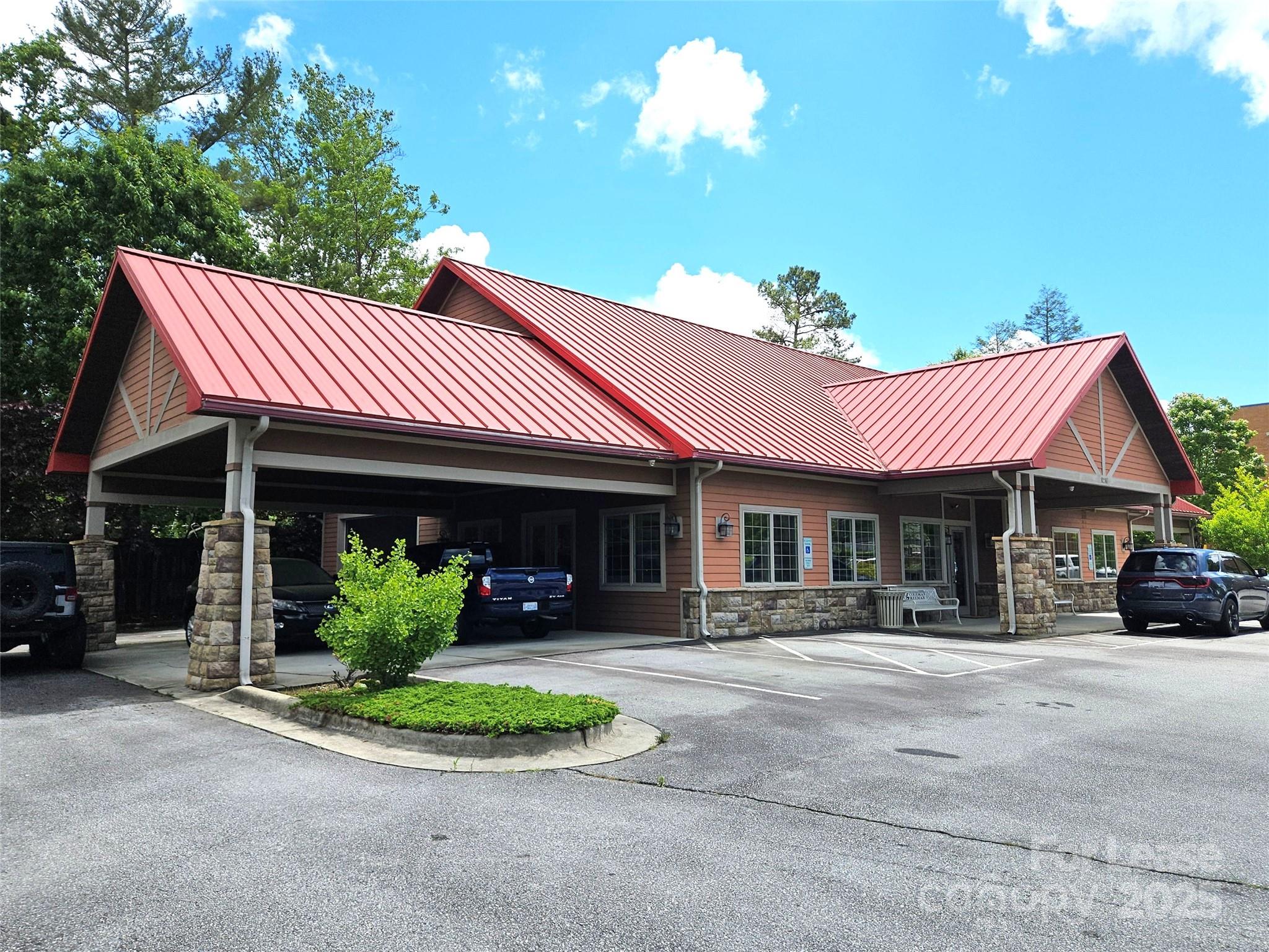 1216 Asheville Highway Hendersonville NC 28791