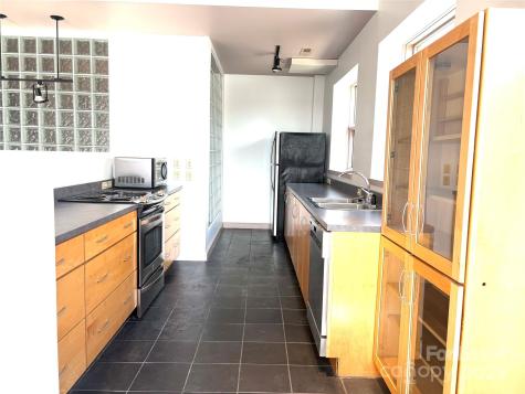 38 1/2 Battery Park Avenue Asheville NC 28801