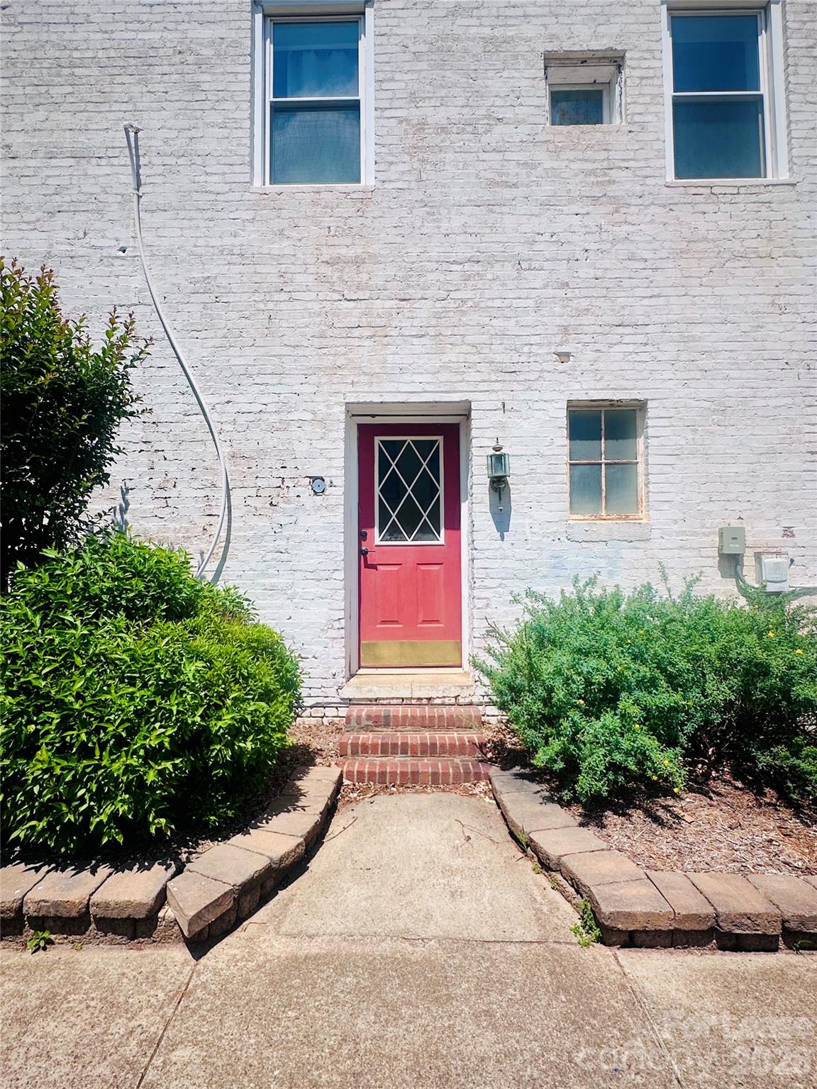 103 N College Avenue Newton NC 28658