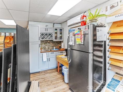 3156 Us 70 Highway Black Mountain NC 28711