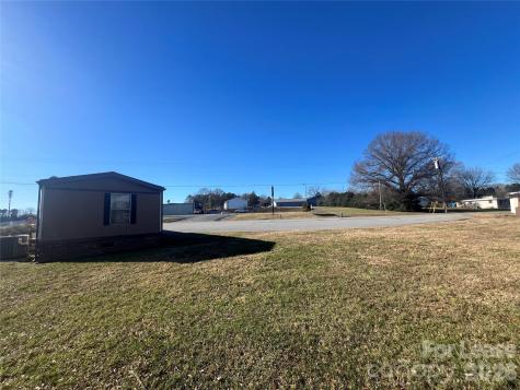 85 Old Mountain Road Hiddenite NC 28636