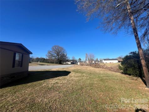 85 Old Mountain Road Hiddenite NC 28636