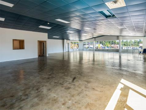 512 Kanuga Road Hendersonville NC 28739