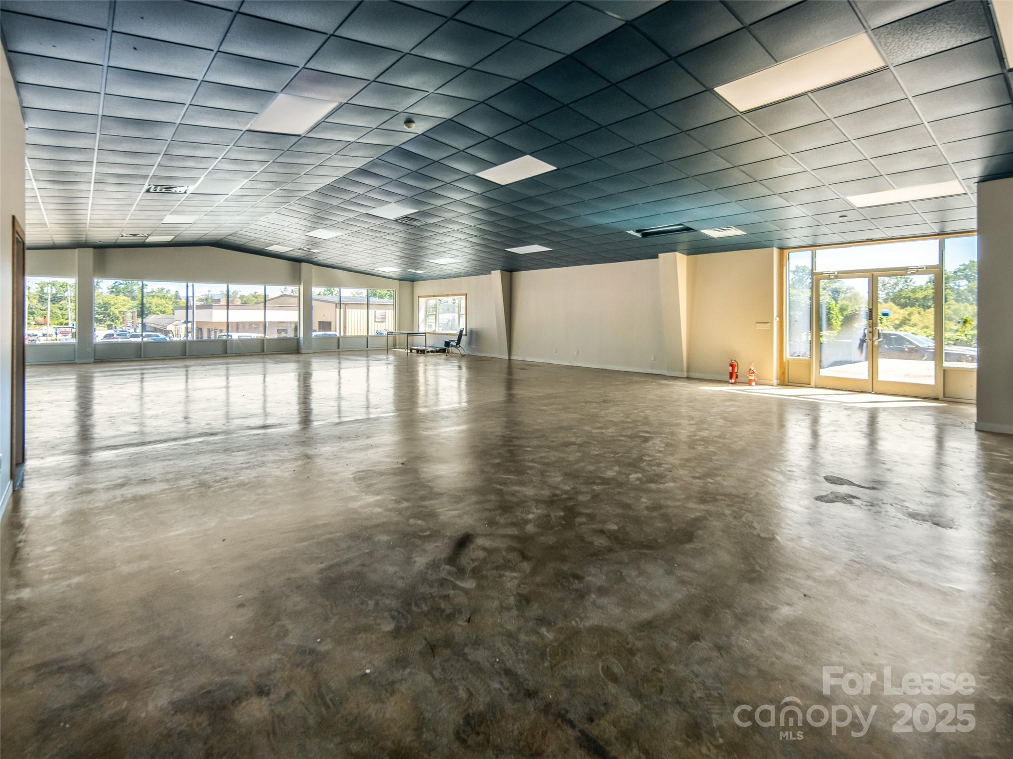 512 Kanuga Road Hendersonville NC 28739