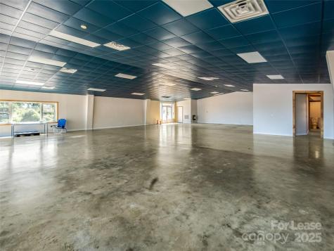 512 Kanuga Road Hendersonville NC 28739