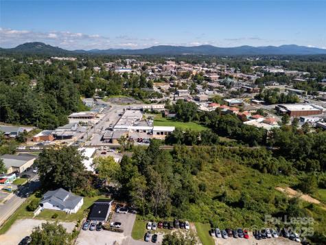 512 Kanuga Road Hendersonville NC 28739