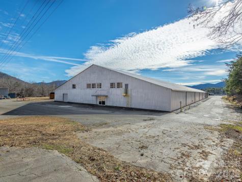 111 Old Bee Tree Road Swannanoa NC 28804