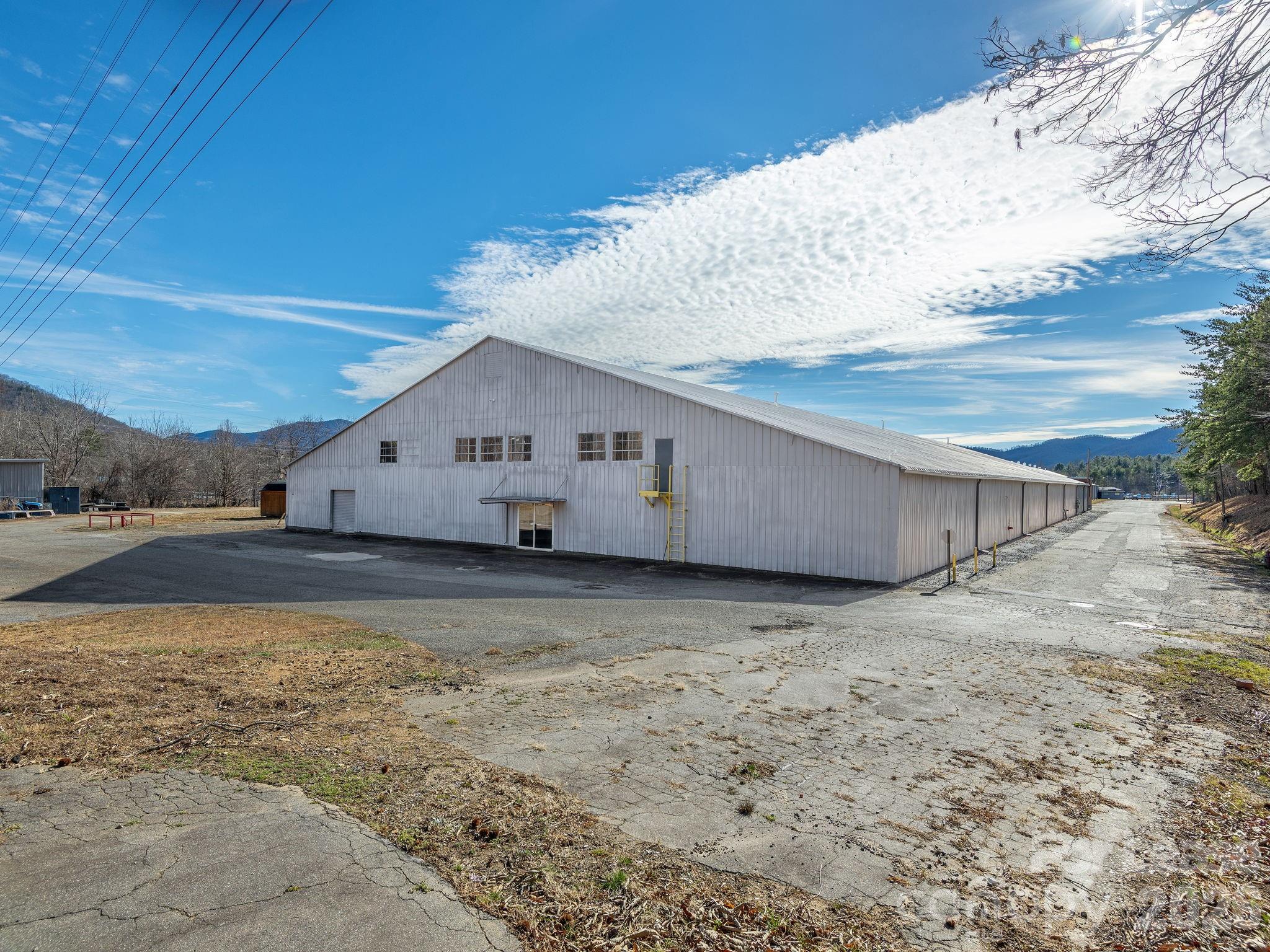 111 Old Bee Tree Road Swannanoa NC 28804