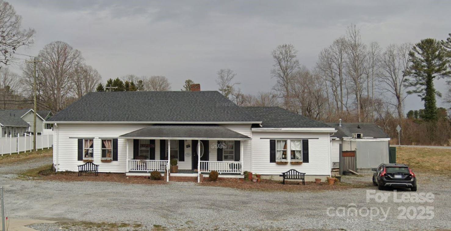 1596 Greenville Highway Hendersonville NC 28792