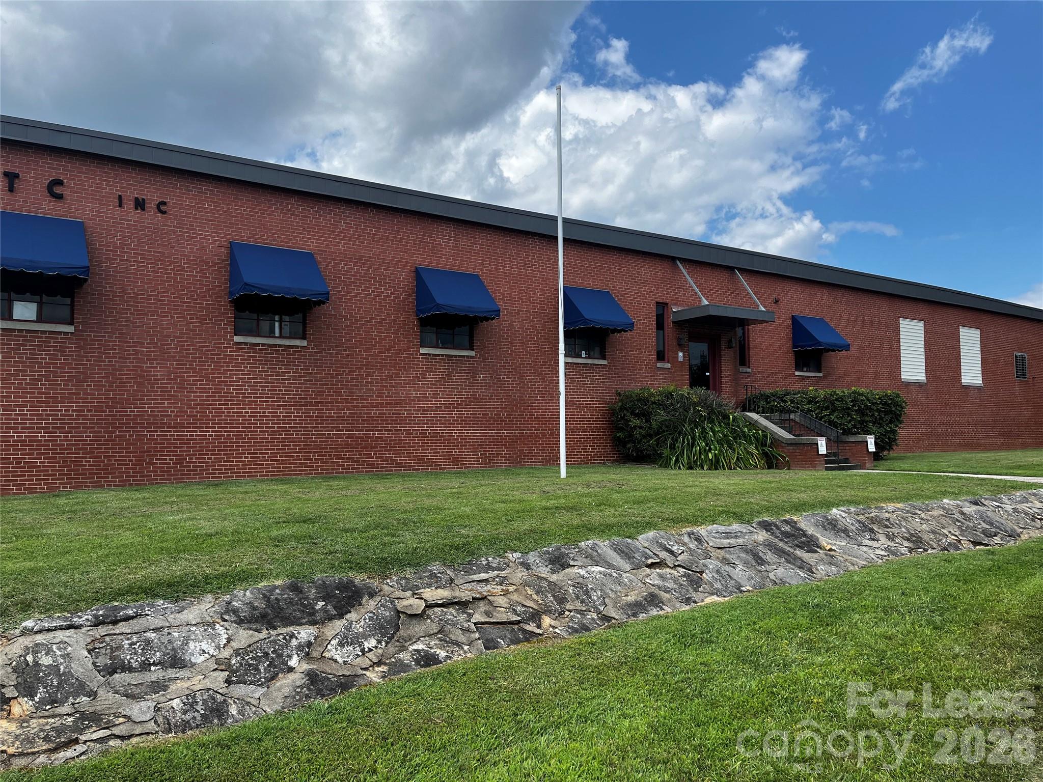 1495 North Main Street Hendersonville NC 28739