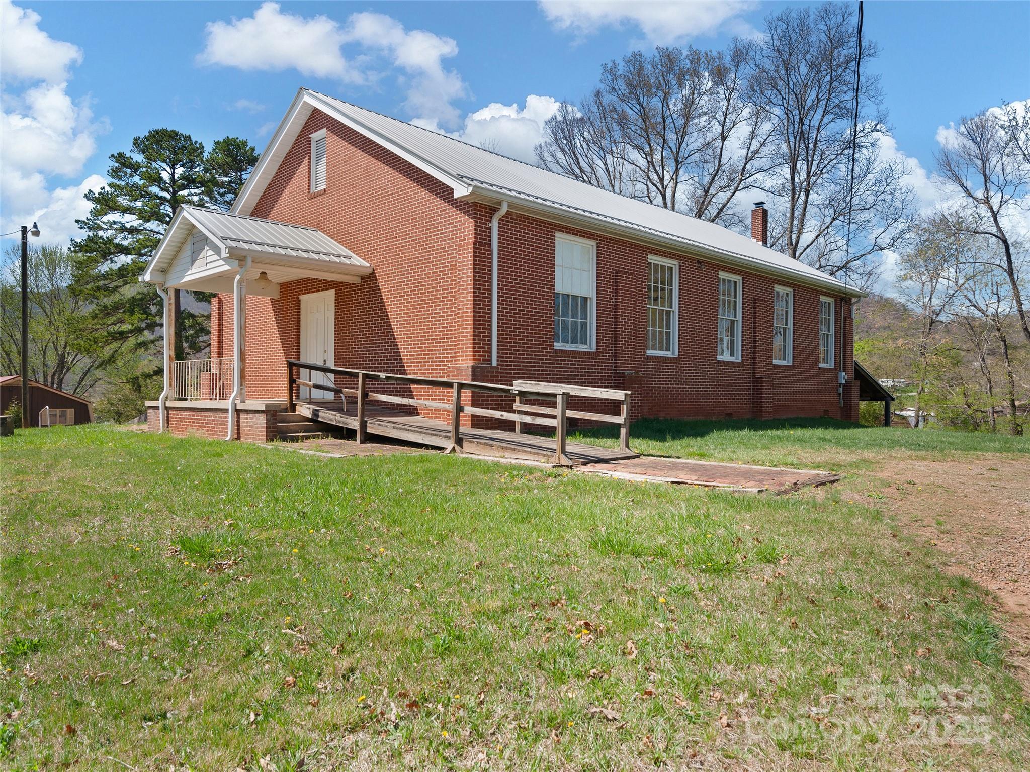 62 Birdsong Trail Waynesville NC 28786