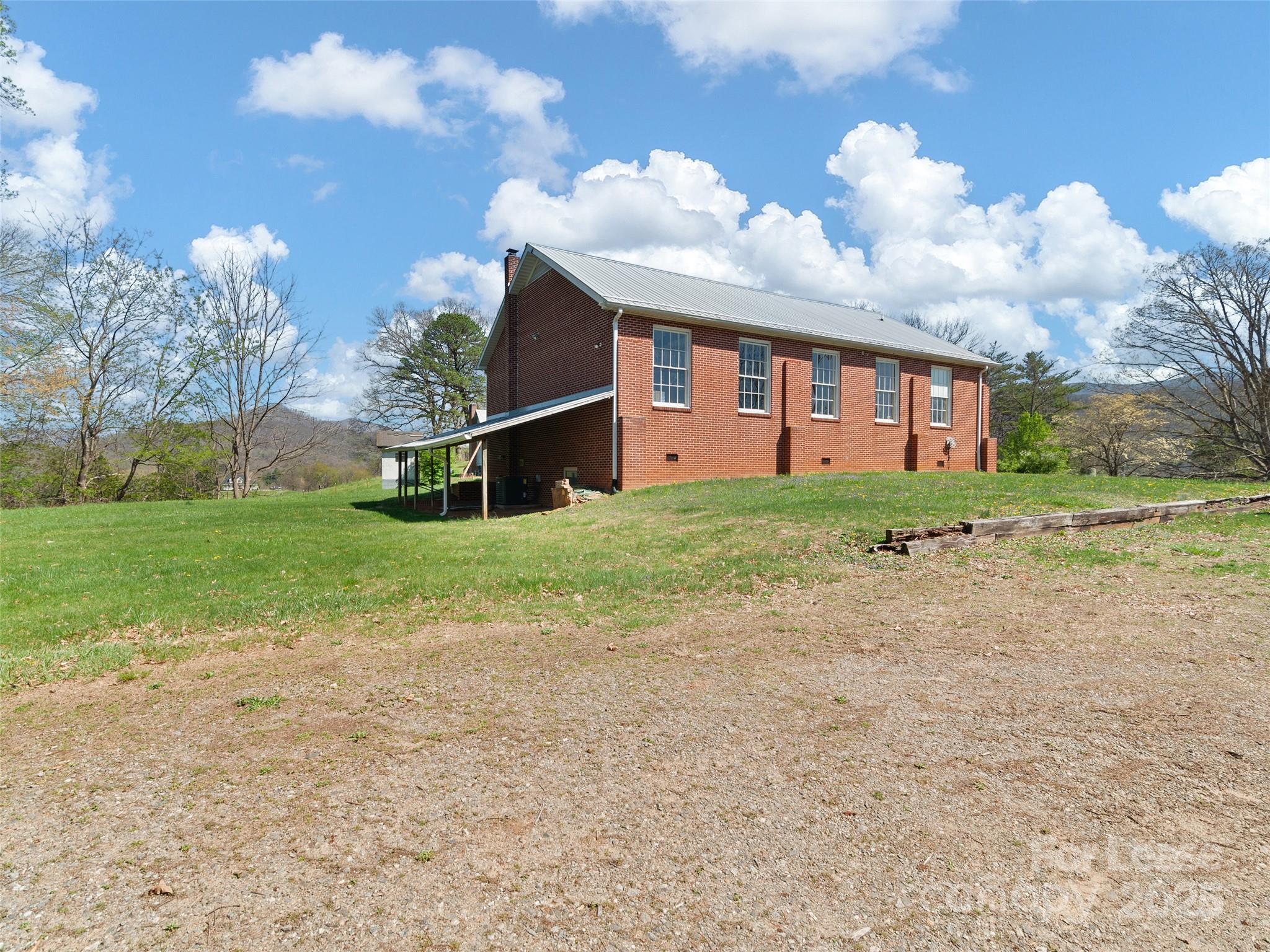 62 Birdsong Trail Waynesville NC 28786