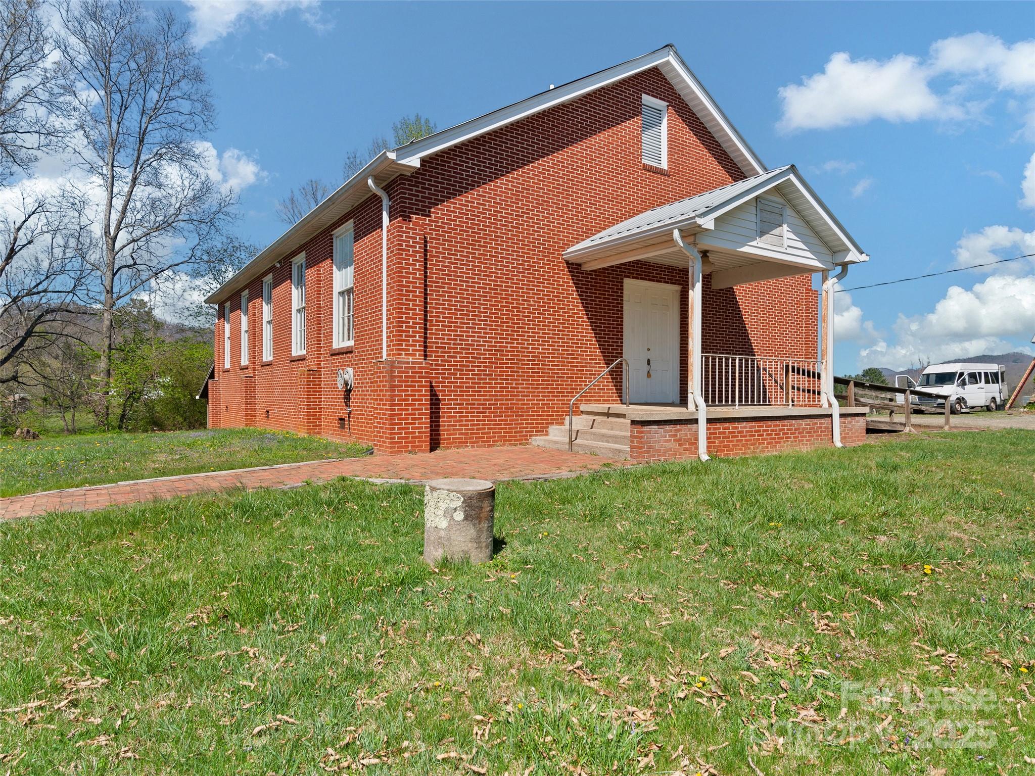 62 Birdsong Trail Waynesville NC 28786