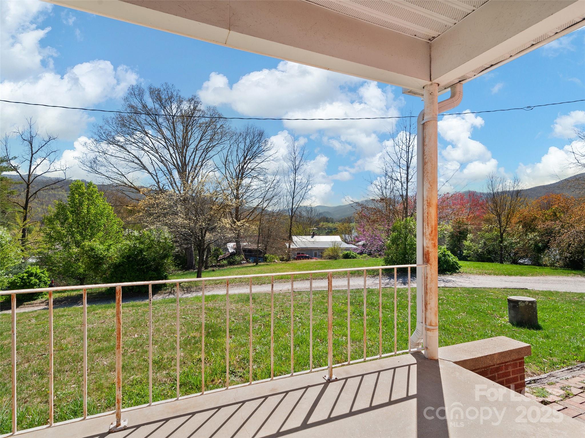 62 Birdsong Trail Waynesville NC 28786