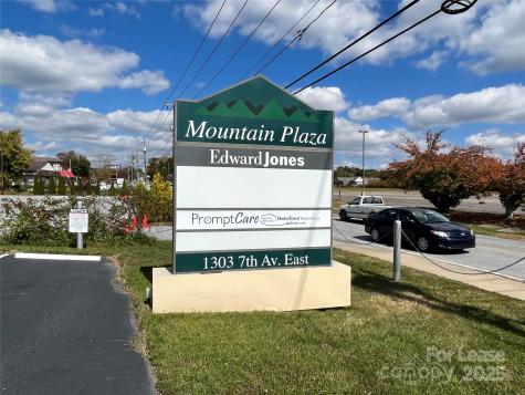 1303 7th Avenue E Hendersonville NC 28791