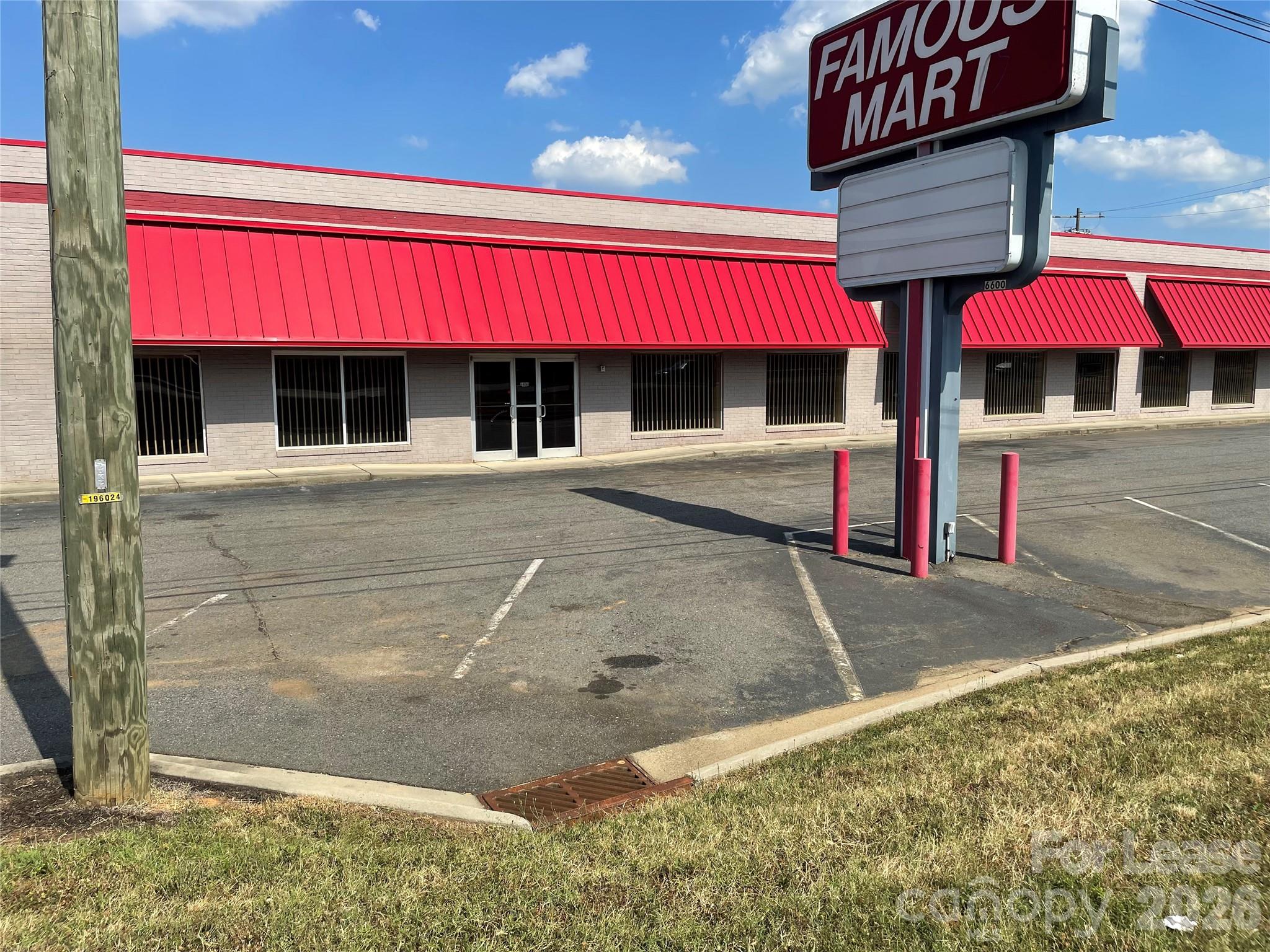 6600 N Tryon Street Charlotte NC 28213