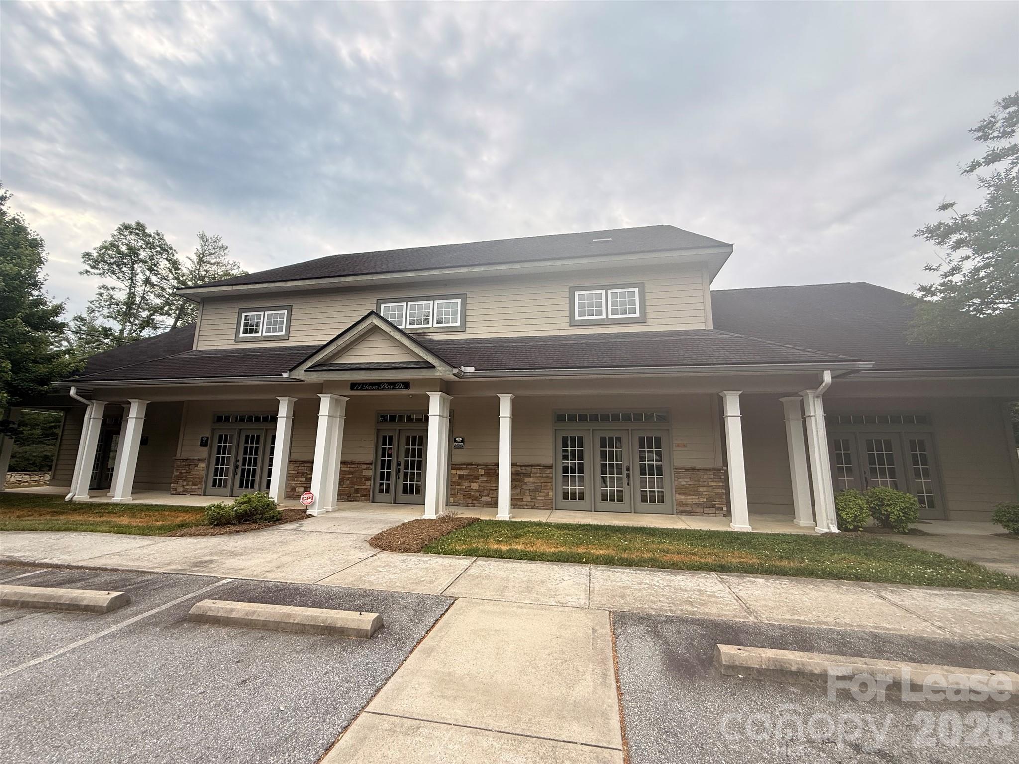 14 Towne Place Drive Hendersonville NC 28792