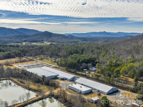 111 Old Bee Tree Road Swannanoa NC 28804
