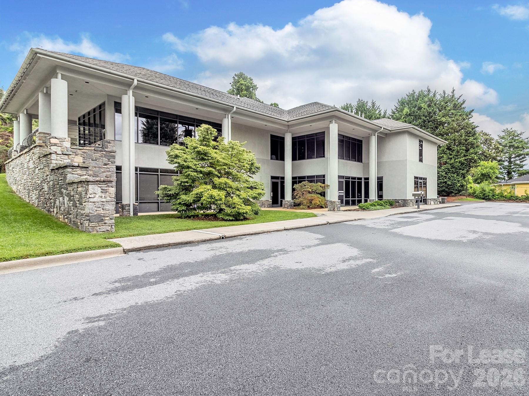 902 Fleming Street Hendersonville NC 28791