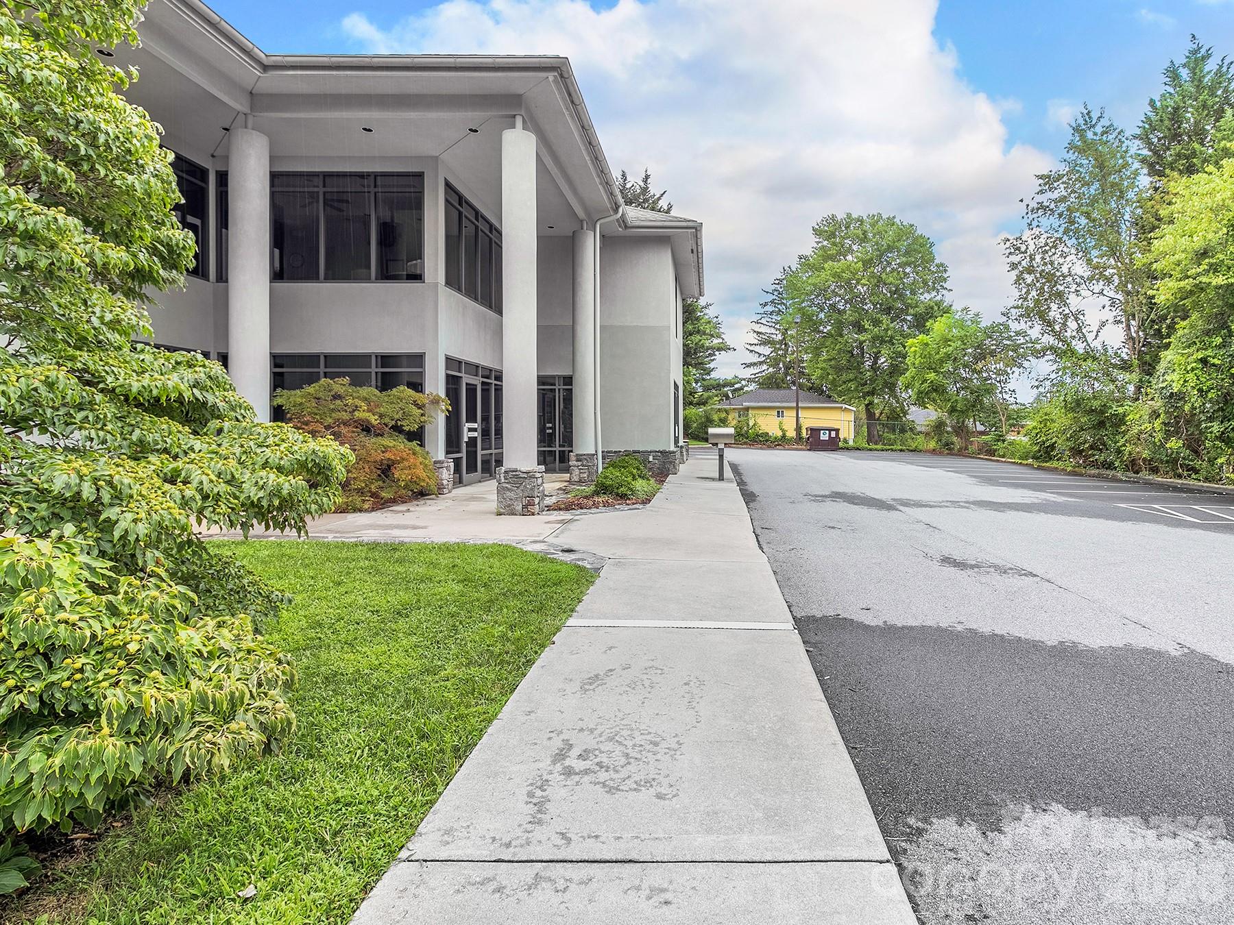 902 Fleming Street Hendersonville NC 28791