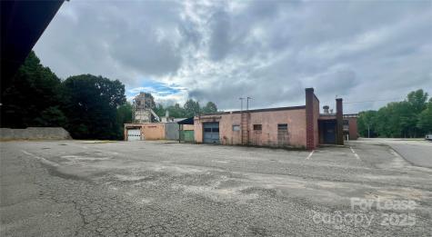 694 N Main Street Troutman NC 28166