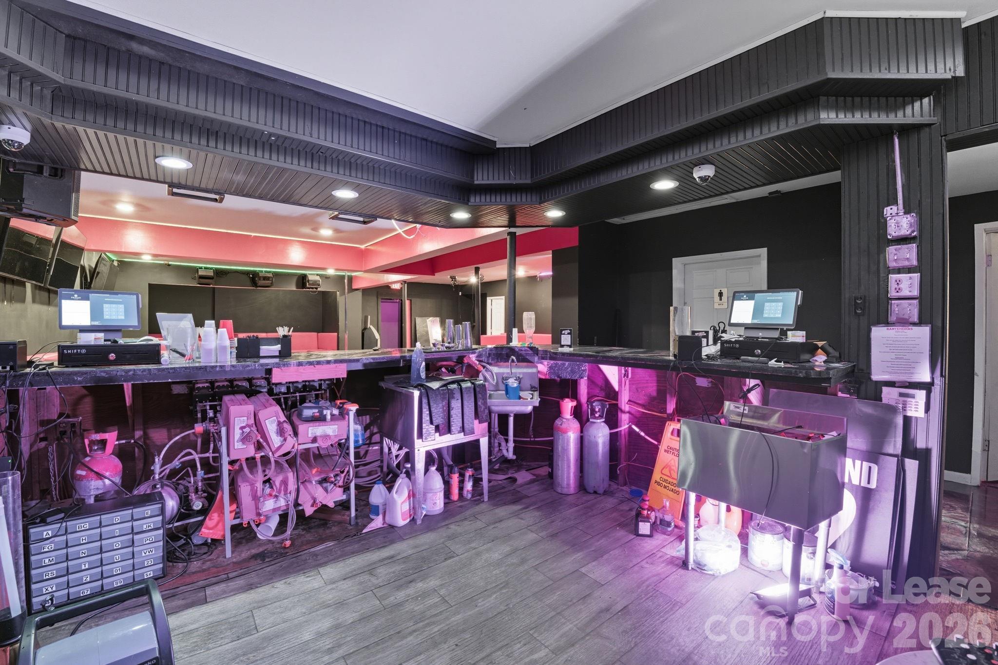 6711 Freedom Drive Charlotte NC 28214