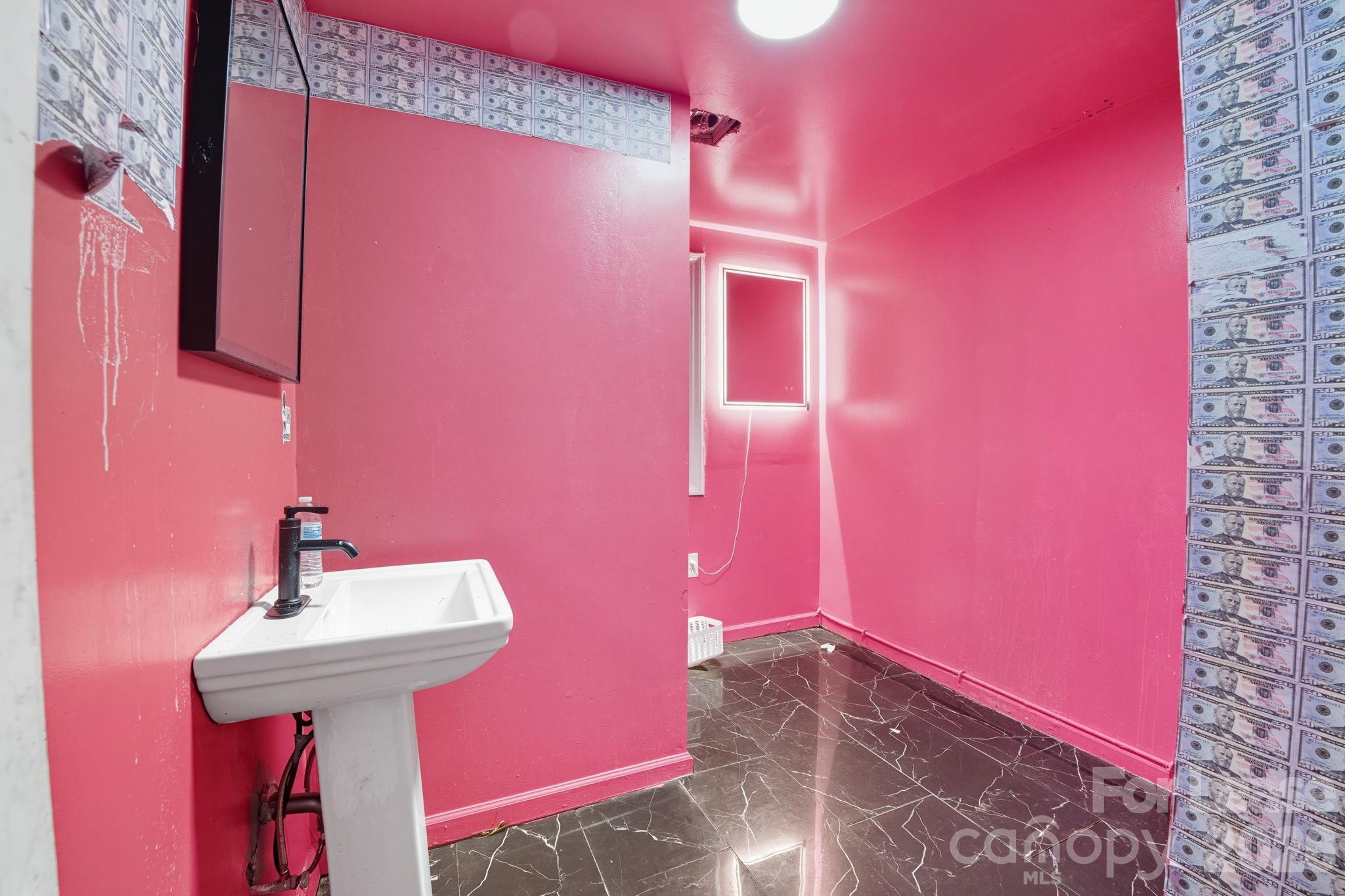 6711 Freedom Drive Charlotte NC 28214