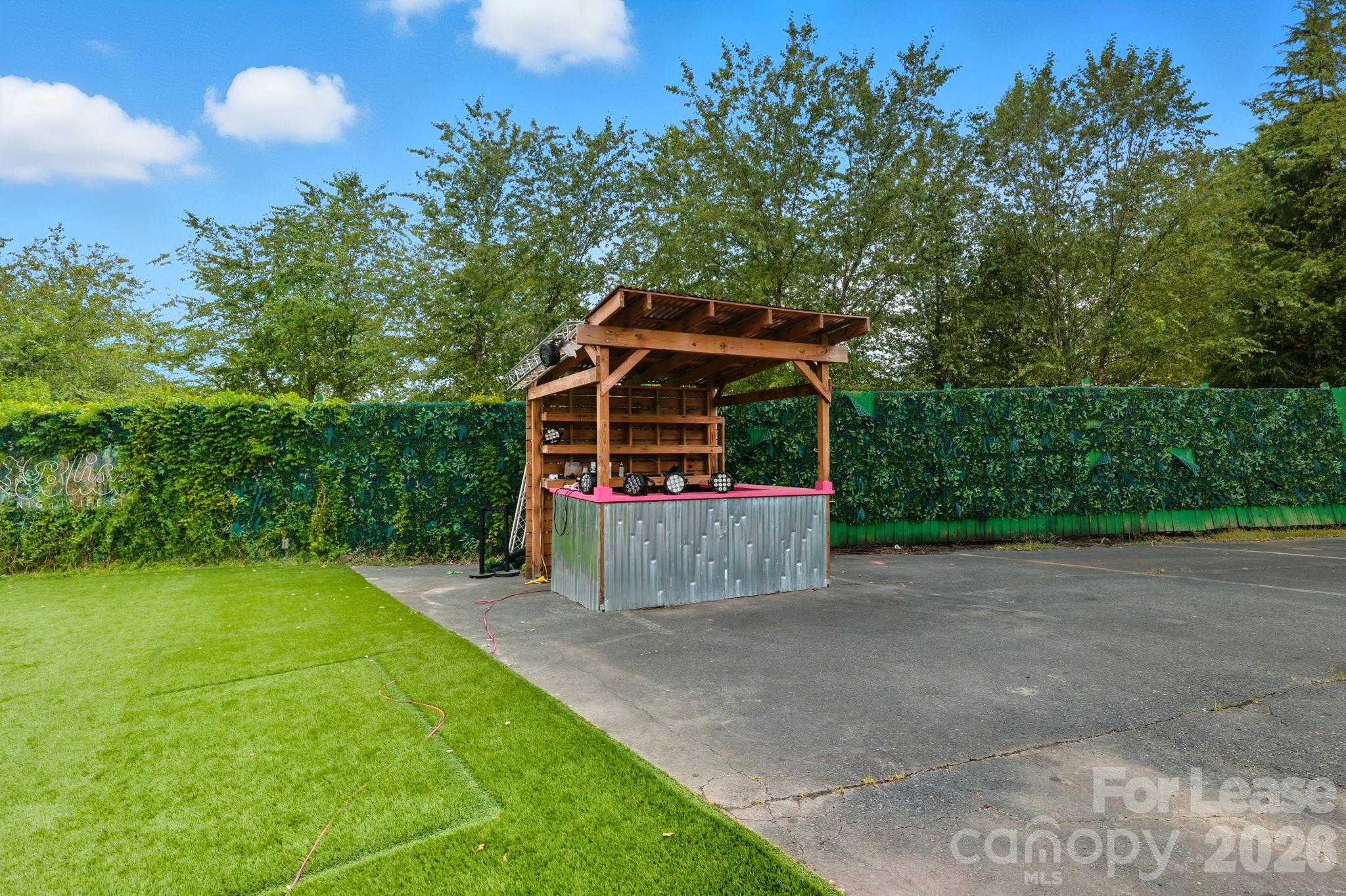 6711 Freedom Drive Charlotte NC 28214