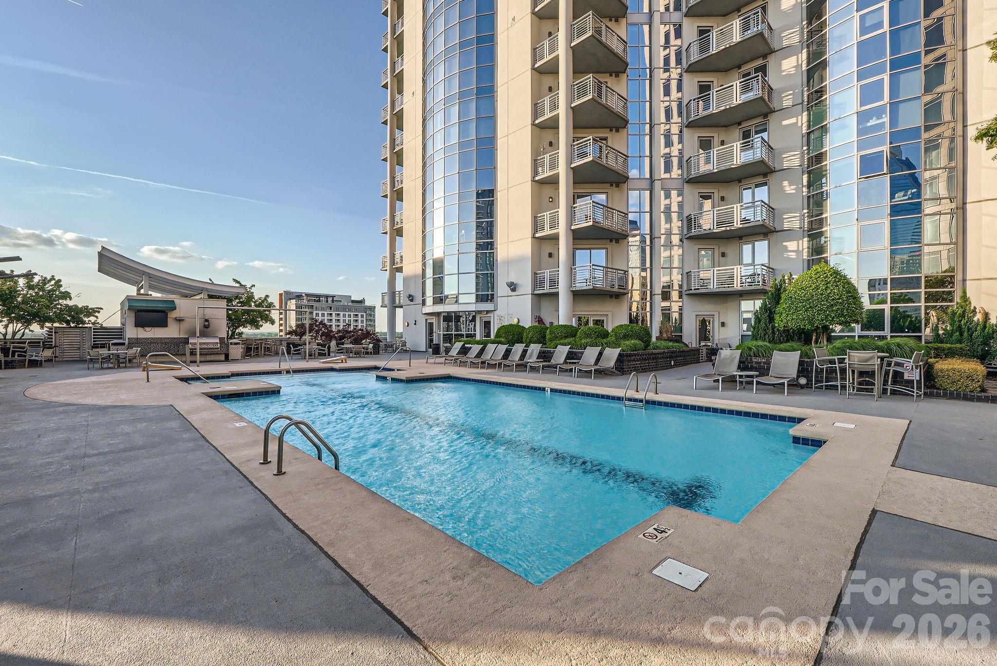 333 W Trade Street W Charlotte NC 28202