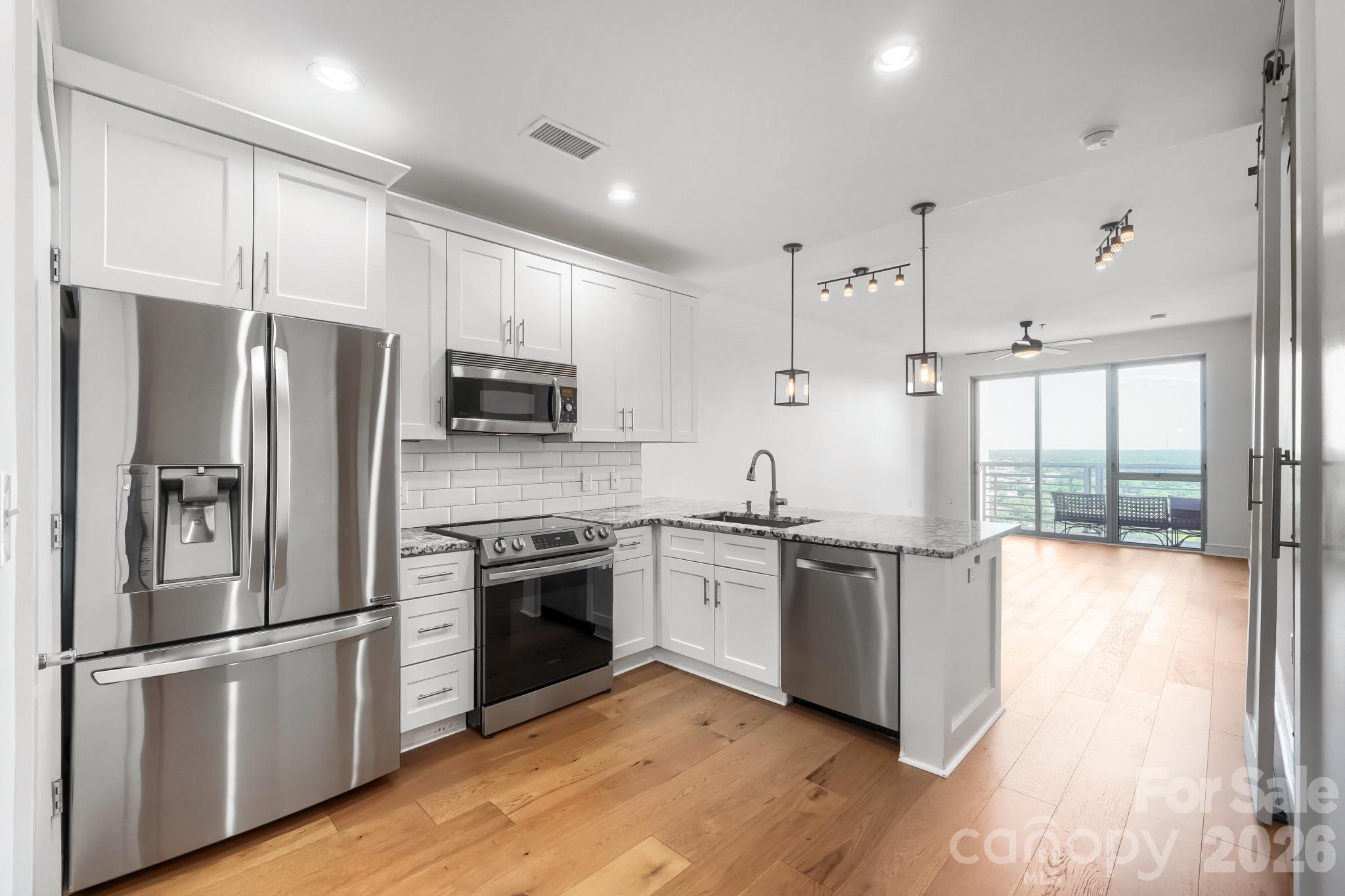 333 W Trade Street W Charlotte NC 28202