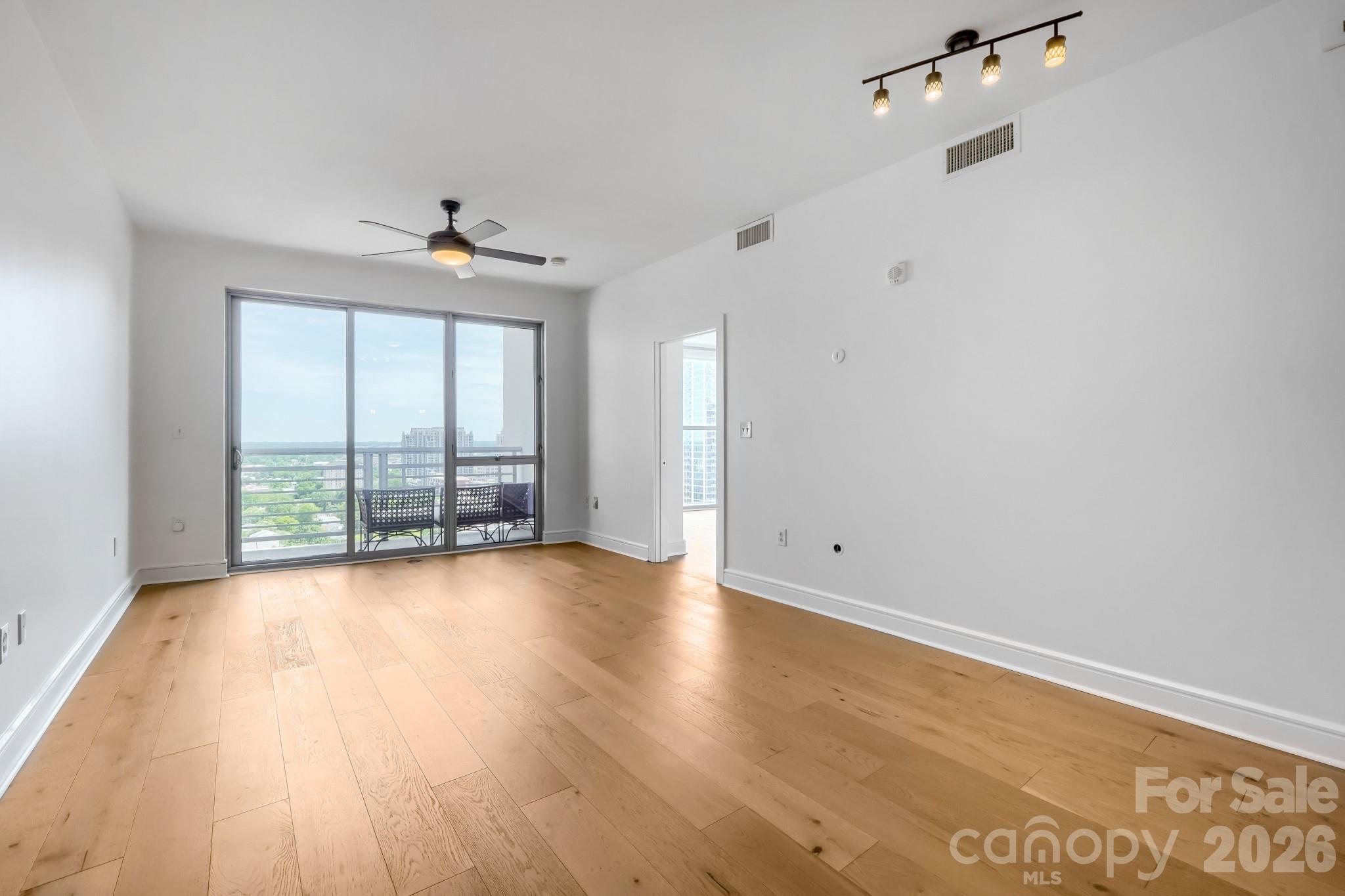 333 W Trade Street W Charlotte NC 28202