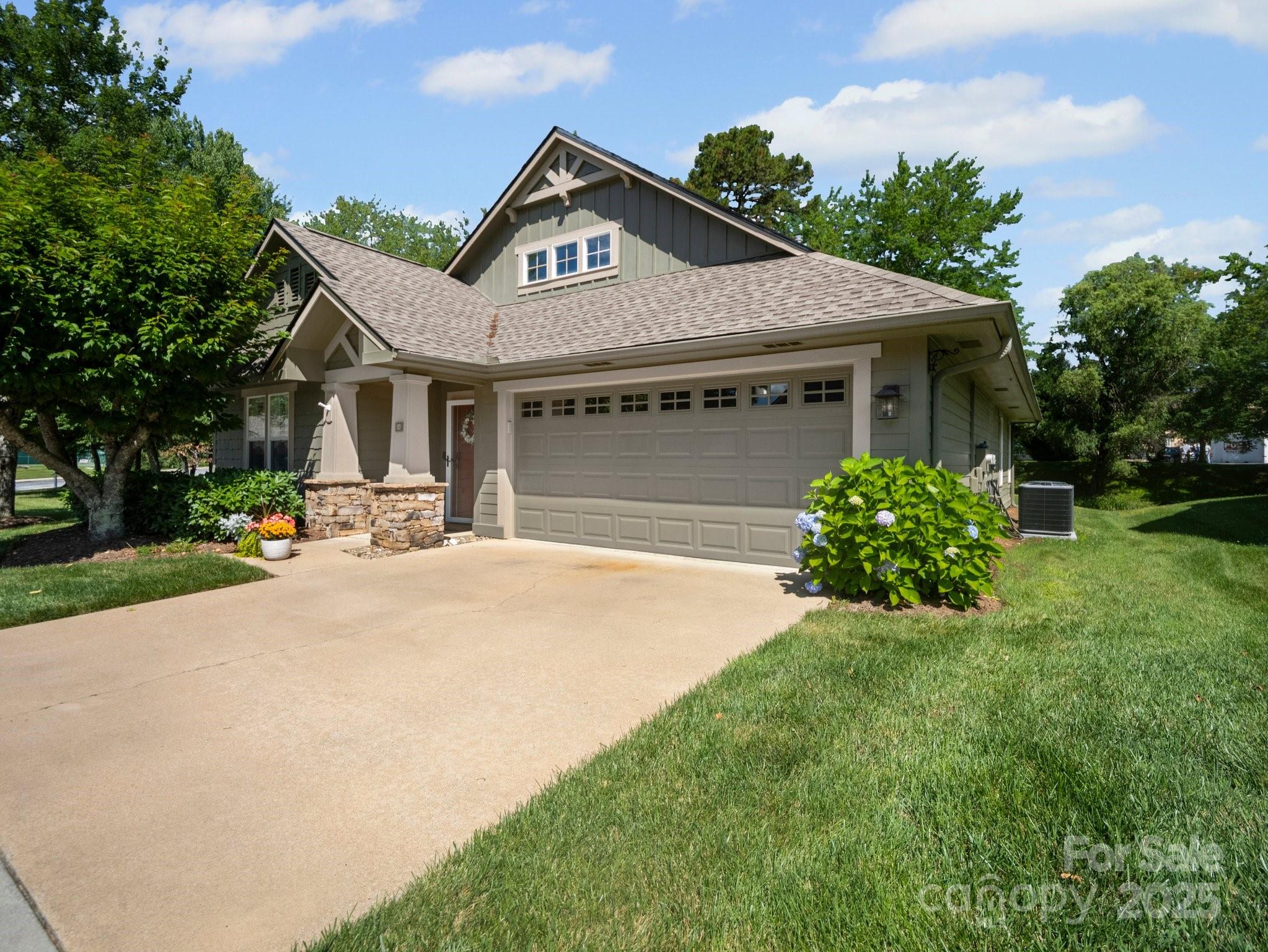 10 Gray Wolf Lane Hendersonville NC 28792