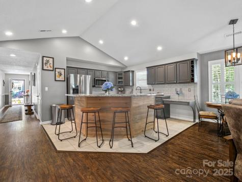 10 Gray Wolf Lane Hendersonville NC 28792