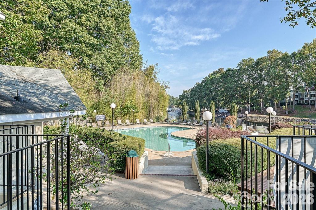 19905 Henderson Road Cornelius NC 28031