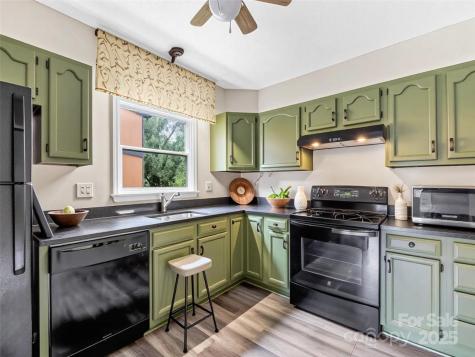 1745 Haywood Manor Road Hendersonville NC 28791