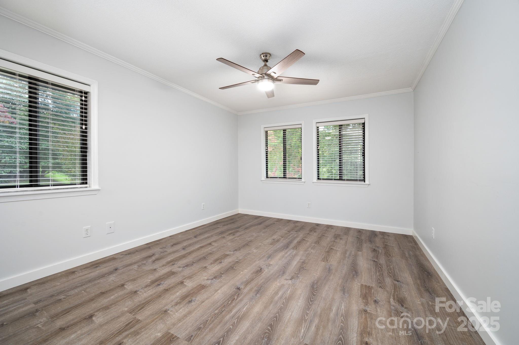 33 Lake Drive Hendersonville NC 28739