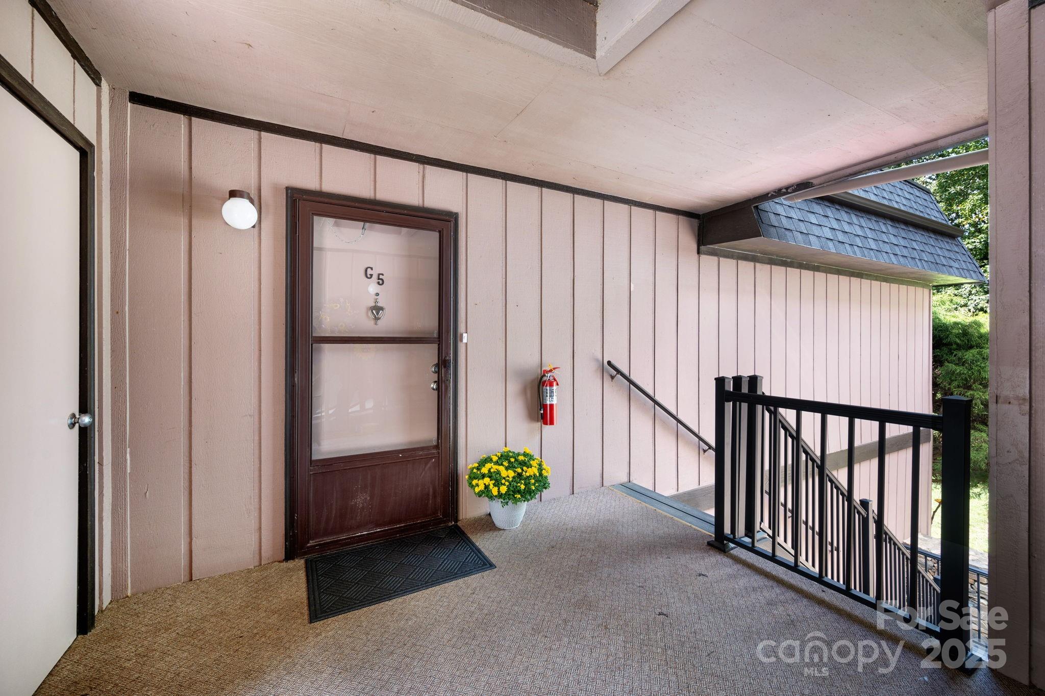 33 Lake Drive Hendersonville NC 28739