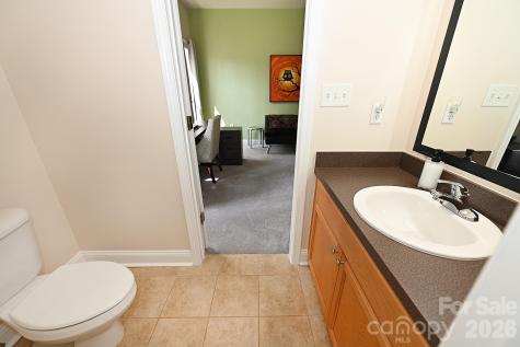 1360 21st Avenue NE Hickory NC 28601