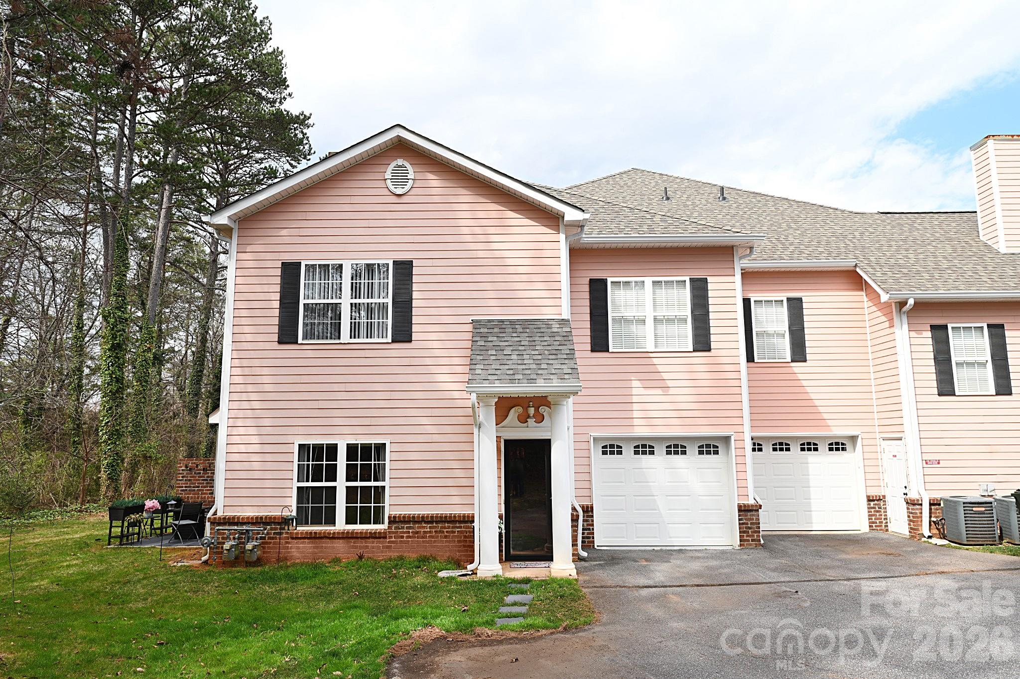 1360 21st Avenue NE Hickory NC 28601