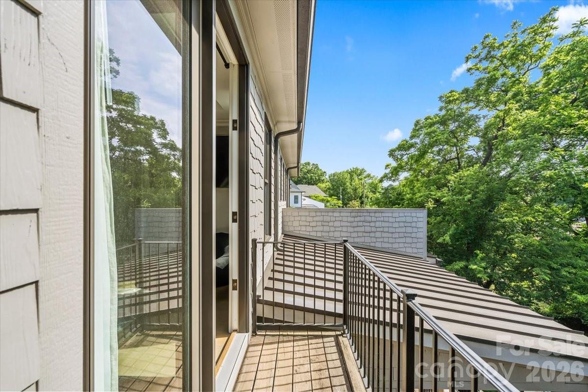 1160 S Kings Drive Charlotte NC 28207