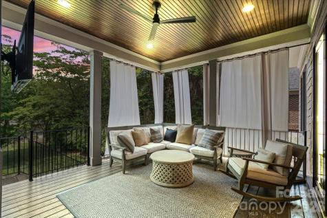1160 S Kings Drive Charlotte NC 28207